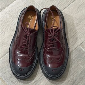 Tory Burch Brogue Lug Oxfords Size 7.5